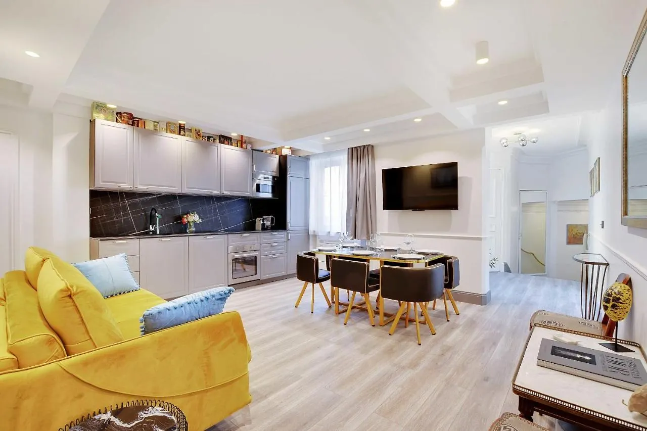 Magnifique Appartement - 2Br - 6P - Place De L'Etoile Paris Apartment