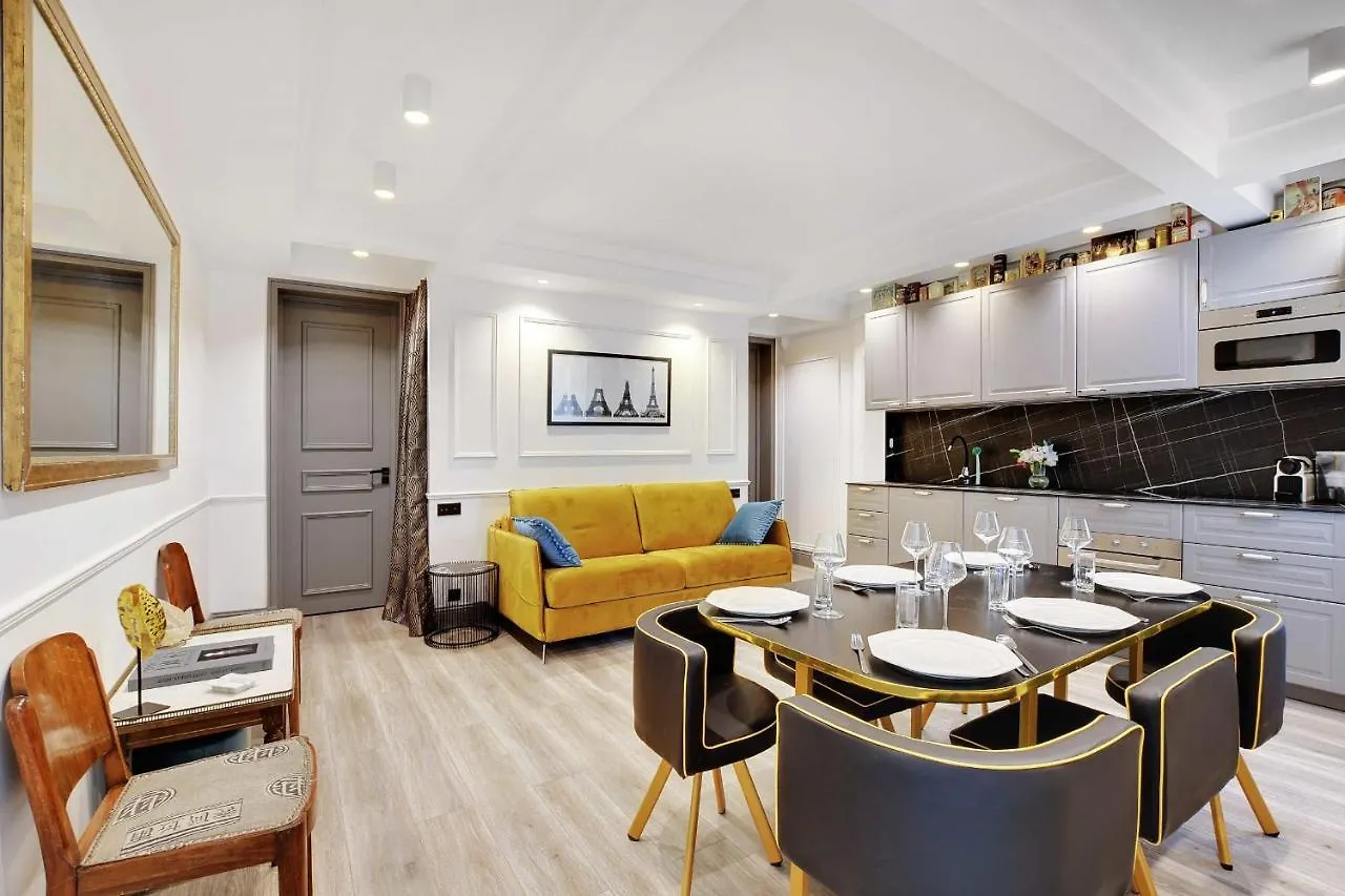 Magnifique Appartement - 2Br - 6P - Place De L'Etoile Parigi 0*,