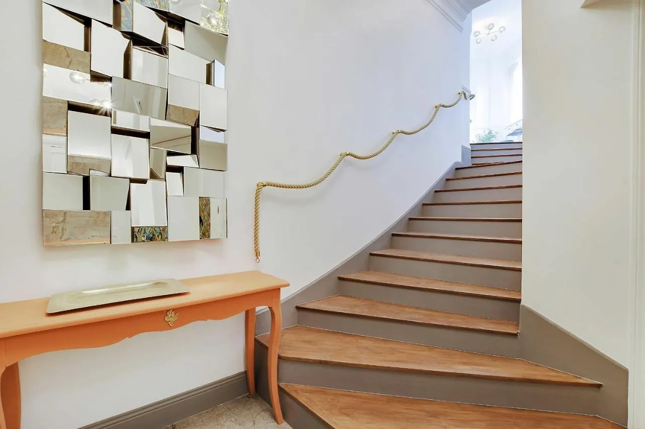 Magnifique Appartement - 2Br - 6P - Place De L'Etoile Paris 0*,  France